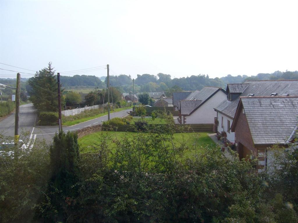 The Village Inn Kirtlebridge Exteriör bild